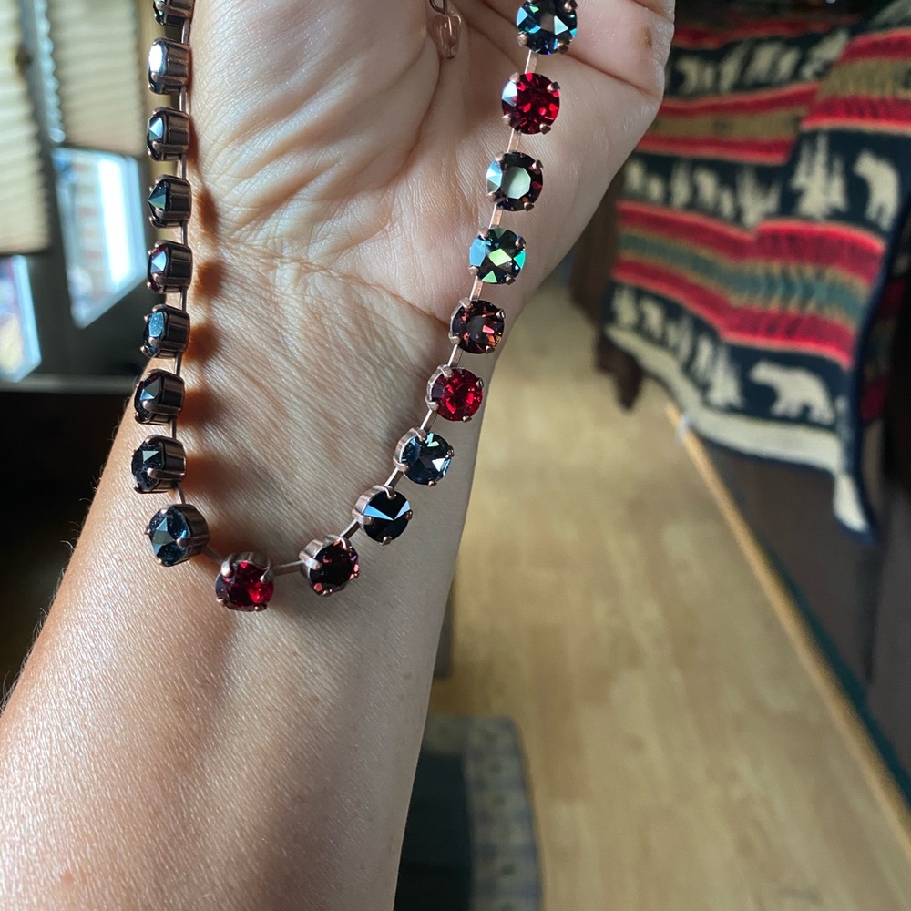 Sabika fun size choker